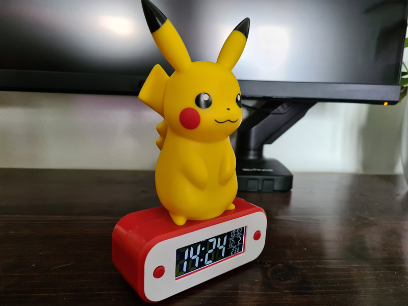 1 lampe veilleuse pokemon pikachu + 1 réveille pikachu
